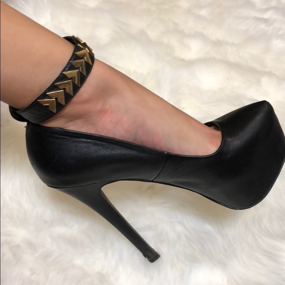 STEVE MADDEN HIGH HEELS